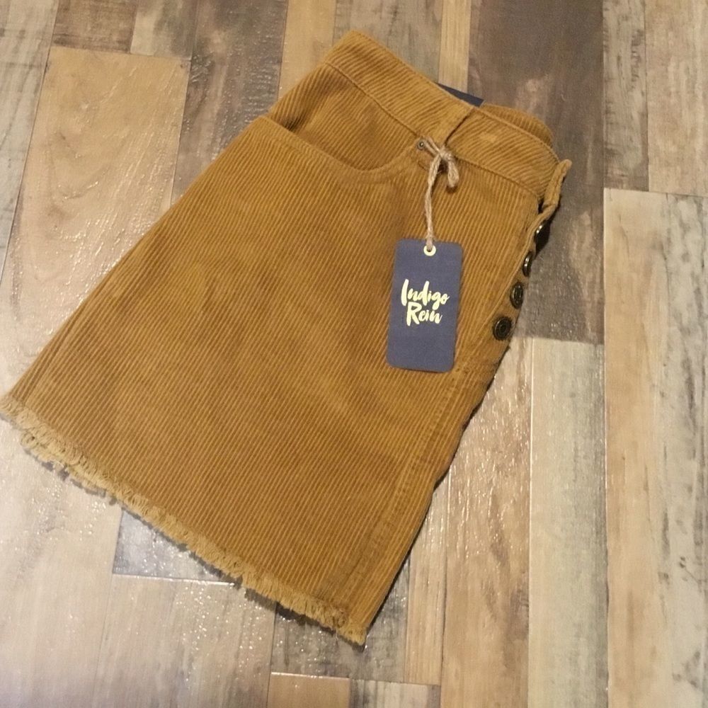 NWT Indigo Rein Brand Camel Corduroy Skirt.  13